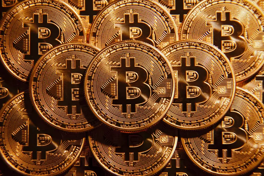 Standard Chartered: биткоин может откатиться до $100 000 перед возобновлением «Uptober»