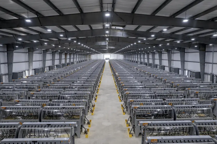 Riot Platforms привлекает $500 млн на фоне низкой доходности майнинга биткоина