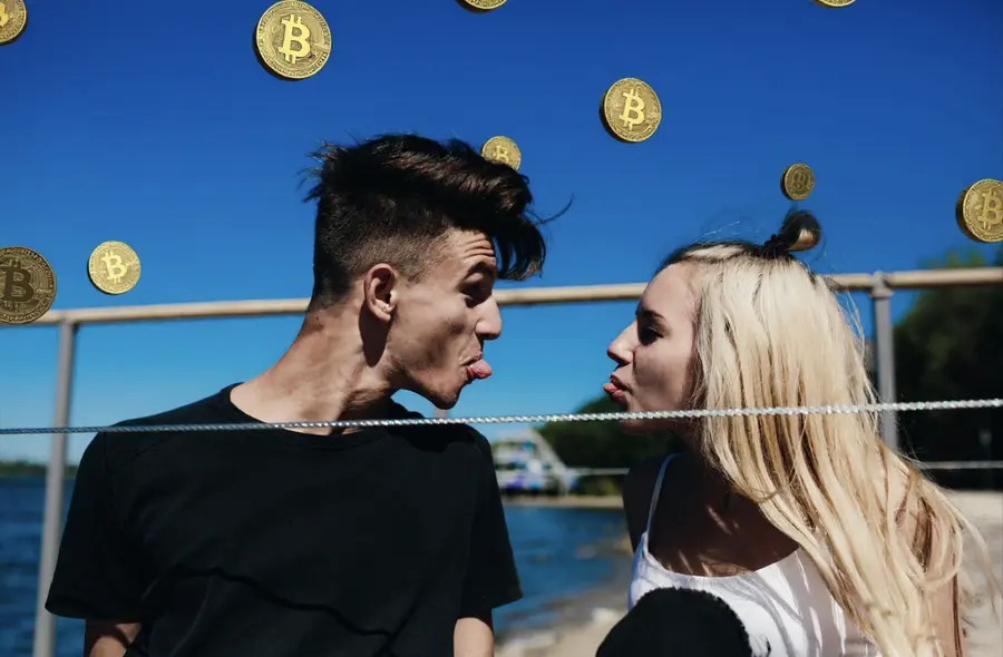 «Пока смерть или сид-фраза не разлучат нас»: жену обвиняют в слежке за мужем и краже биткоинов